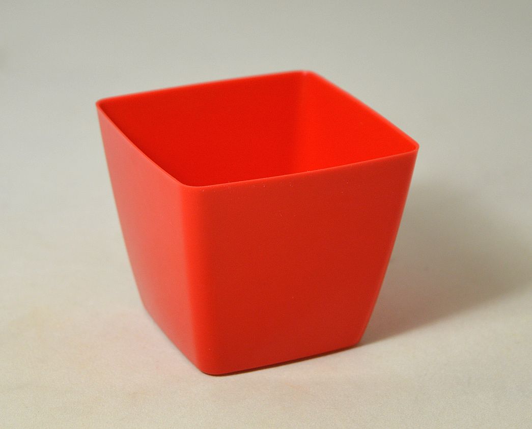 Obal plast kwadrat 8x8cm červený